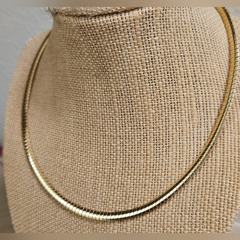 VINTAGE CLASSIC 14KT GOLD PLATED SNAKE CHAIN CHOKER NECKLACE - Picture 3 of 7